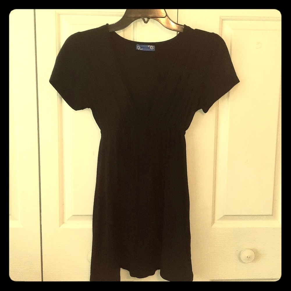 Tunic style short sleeve top